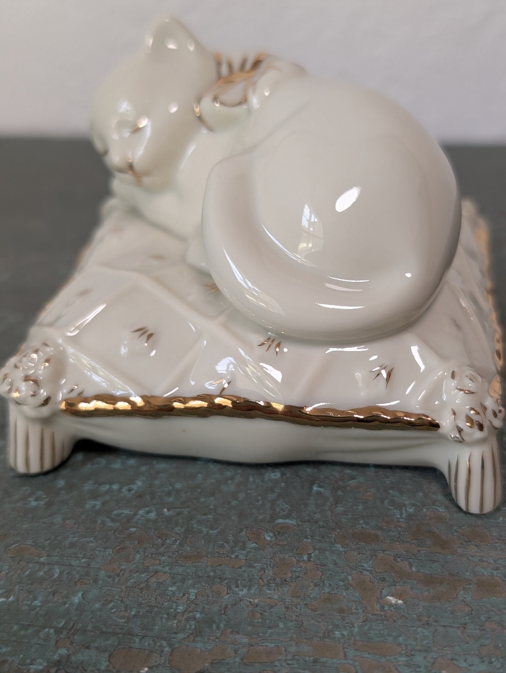 Lenox "Dreaming Away" Figurine Napping Sleeping Cat on Pillow  Gold Trim - Picture 5 of 14